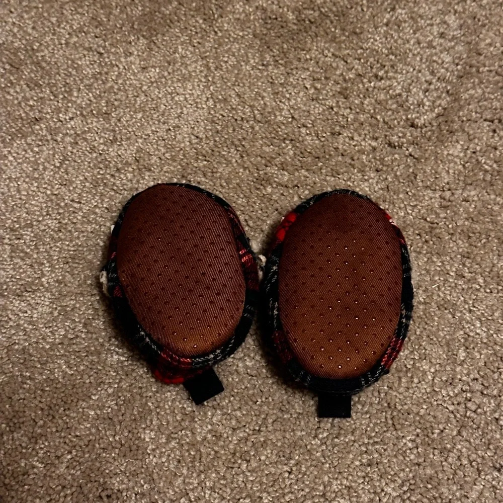 Dearfoams Plaid Christmas ‘BABY BEAR’ Slippers 0-3M
